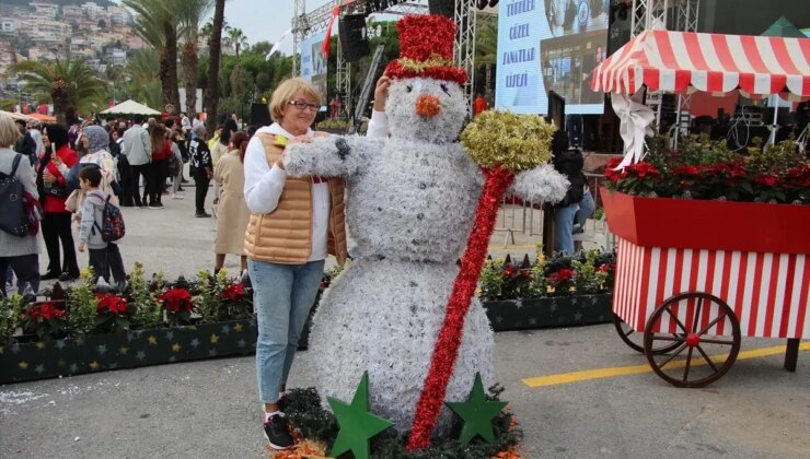 Alanya’da Uluslararası Yeni Yıl Pazarı Coşkusu